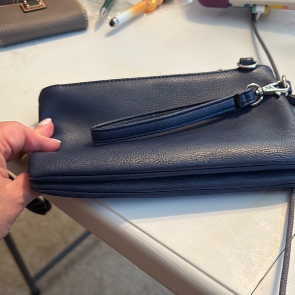 Kenneth Cole Reaction Dark Blue Wristlet - Picture 3 of 6
